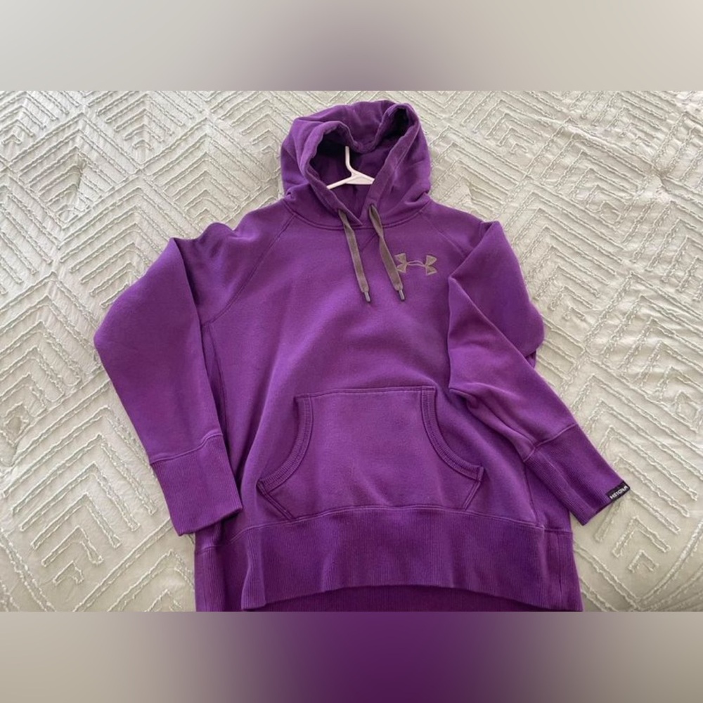 Under Armour Hoodie (size M)